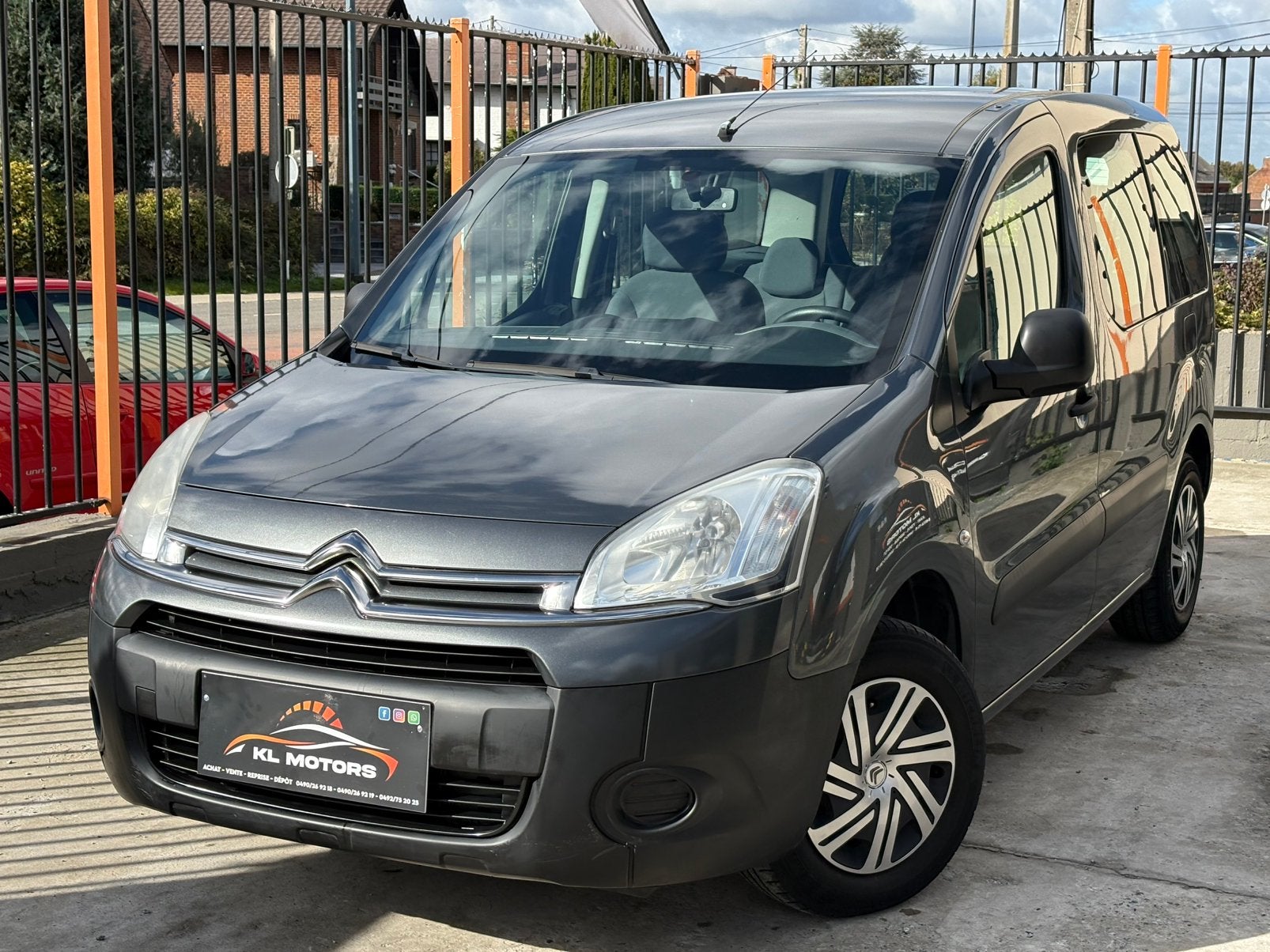 CITROËN BERLINGO MULTISPACE 1.6i ESSENCE 14 000KM CARPASS, Voorwielaandrijving, Handgeschakeld, Grijs, Euro 5