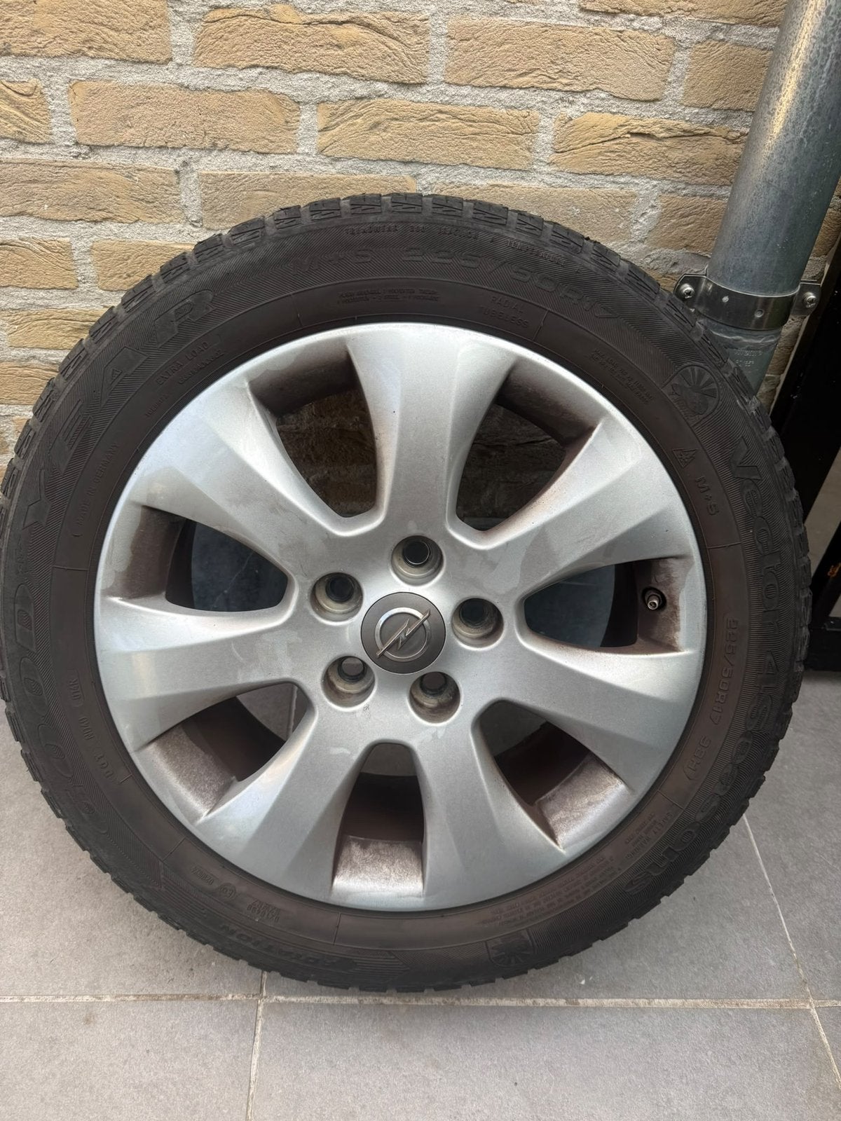 Opel Insignia banden + velgen – €250  Beschrijving, Auto-onderdelen, Ophalen, Banden en Velgen