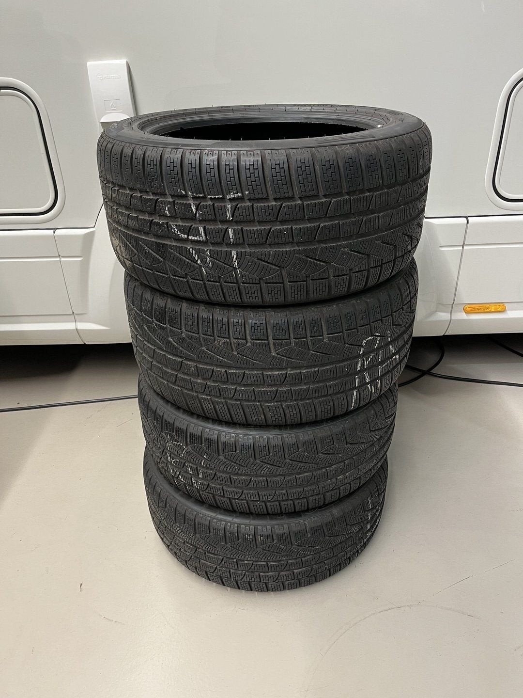 S 4x  Pirelli Sottozero winter Porsche 718 Boxster 235-45-18, Autos : Pièces & Accessoires, Pneus hiver, -, -, Enlèvement