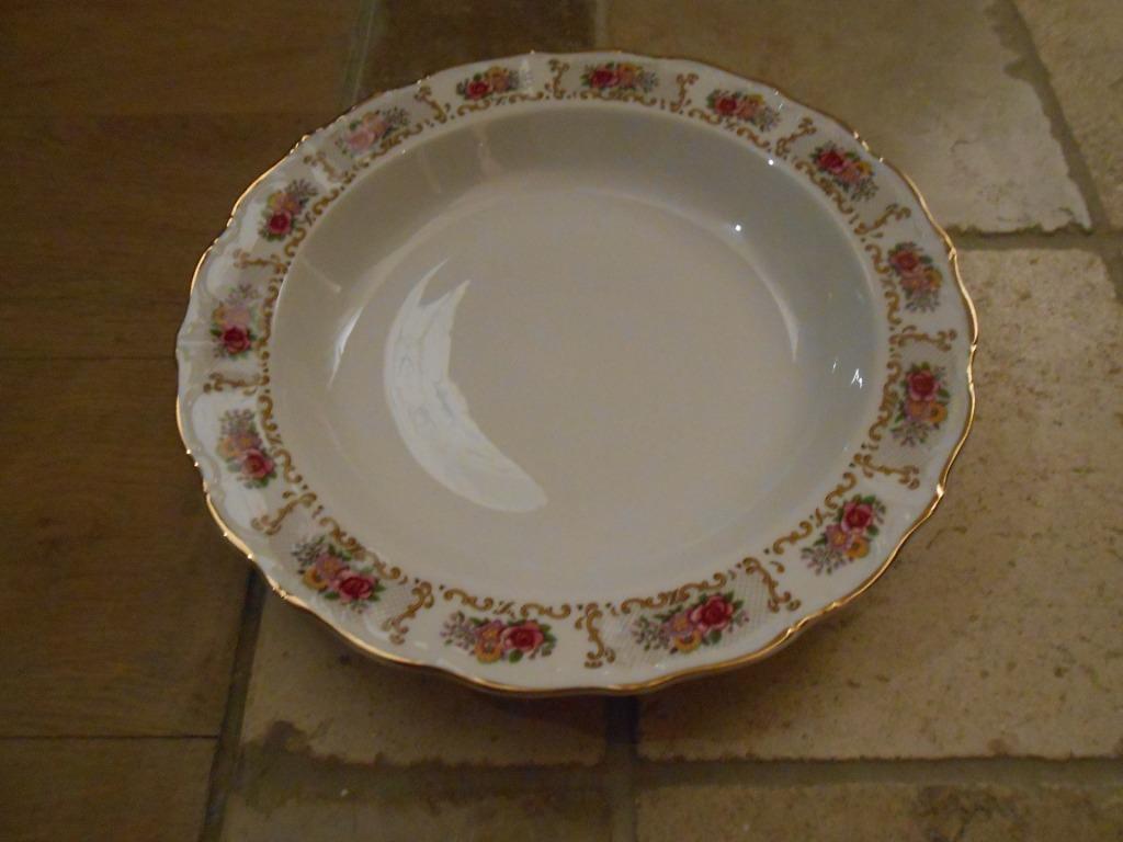 * schotel porcelaine de France Digoin, Enlèvement ou Envoi