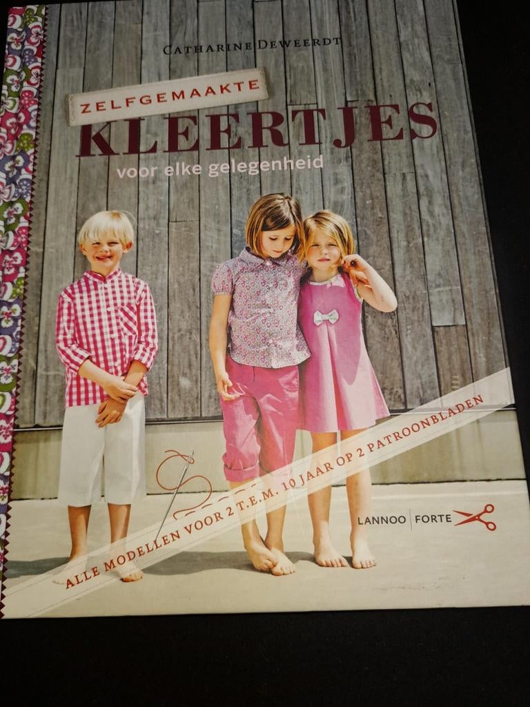 Kinderkleding patronenboek, Ophalen of Verzenden, Zo goed als nieuw