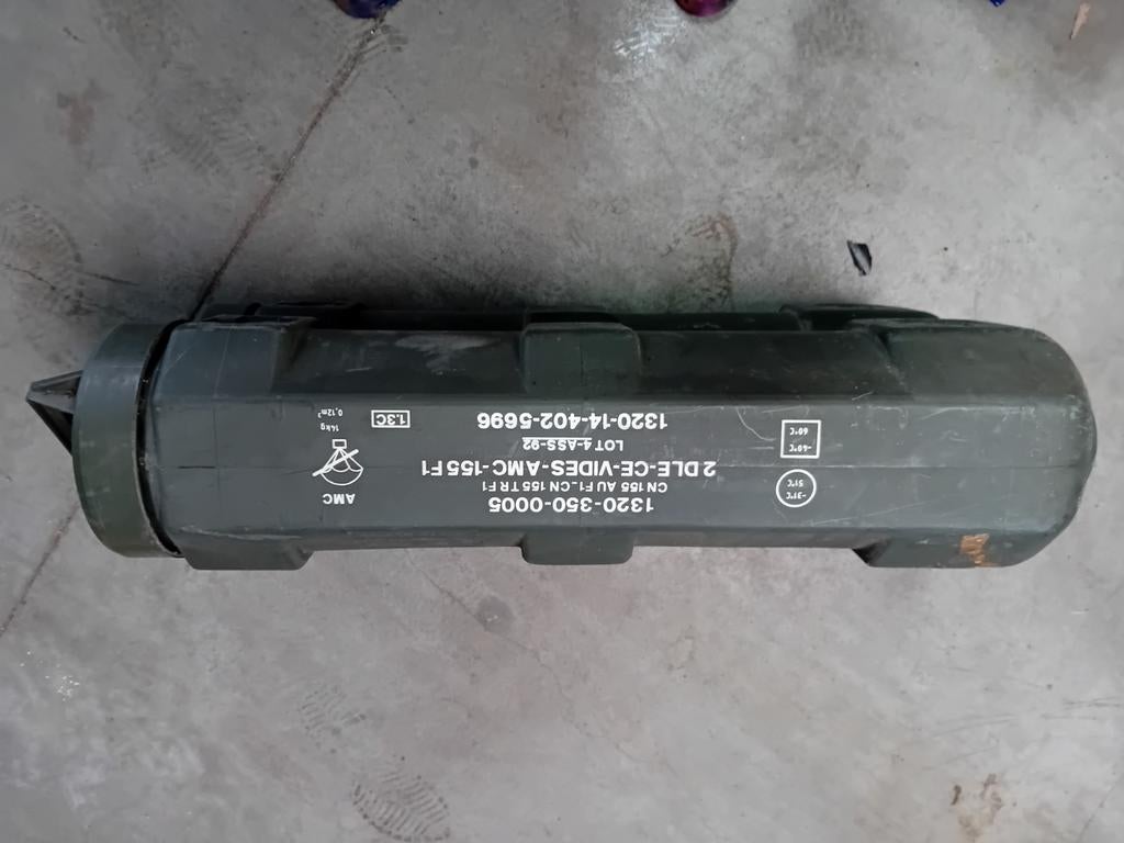 Un objet militaire ? Des munitions ? Poitrine, Enlèvement, Comme neuf