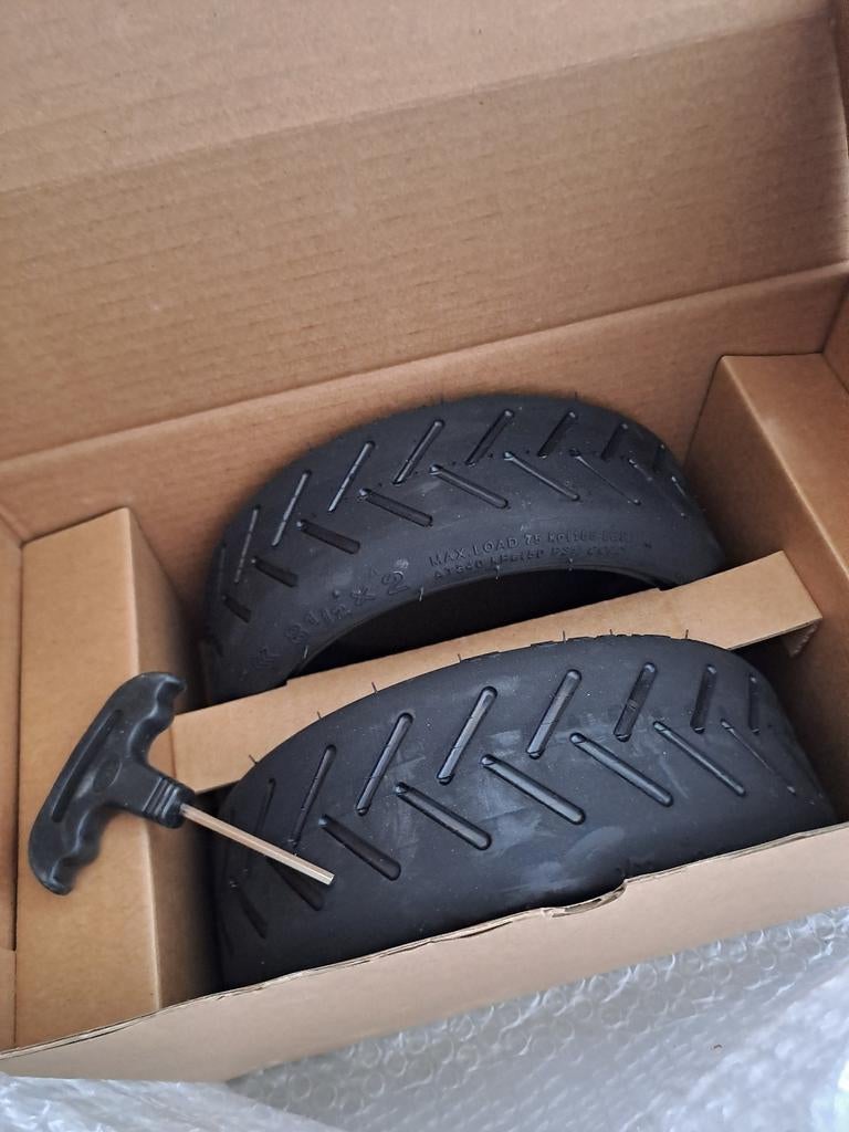 Reservebanden elektrische step, Enlèvement