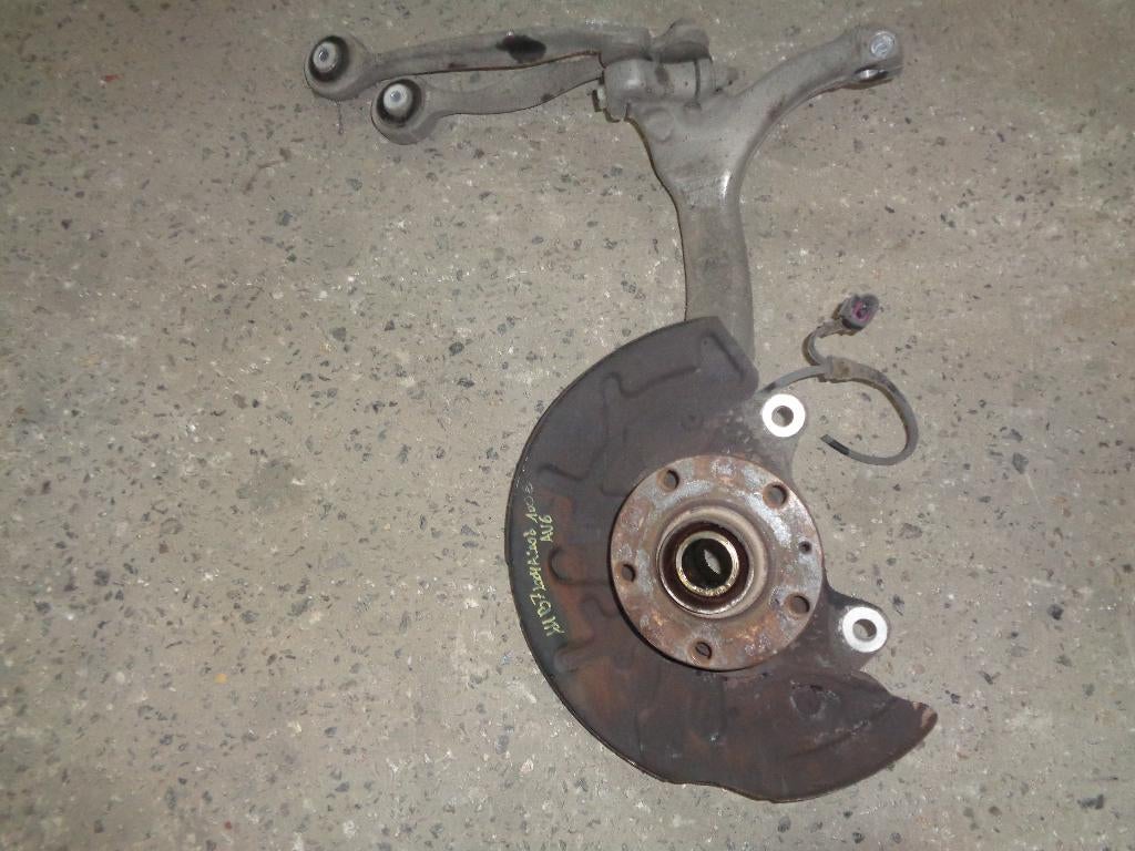A vendre Fusée d'essieu + moyeu avant gauche Audi A4 B7, Enlèvement, Utilisé, Audi