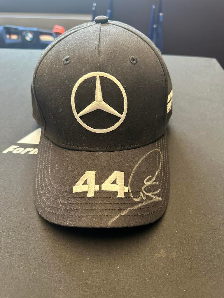 Officiële Mercedes-AMG-hoed van HAMILTON, Verzamelen, Automerken, Motoren en Formule 1, Zo goed als nieuw, Ophalen of Verzenden