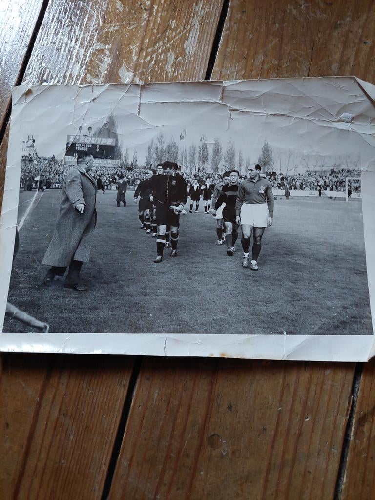 Frankrijk België voetbal foto 1954, Verzenden
