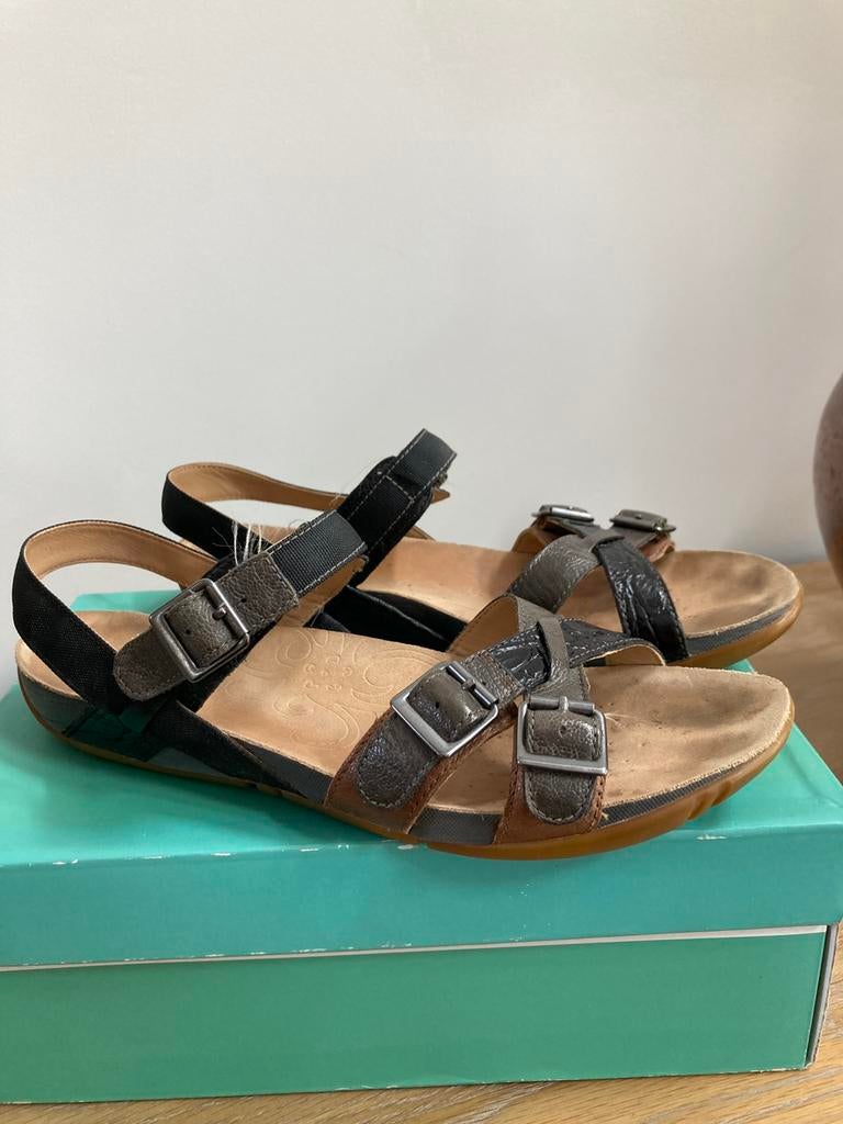 Sandalen. Clarks. Maat 40., Kleding | Dames, Schoenen, Ophalen of Verzenden, Zo goed als nieuw, Zwart