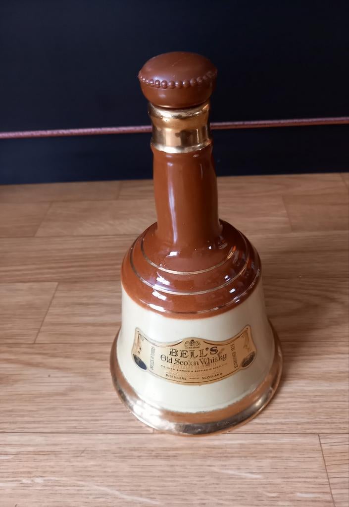 BOUTEILLE VIDE DE WHISKY BELL'S OLD, Collections, Enlèvement ou Envoi