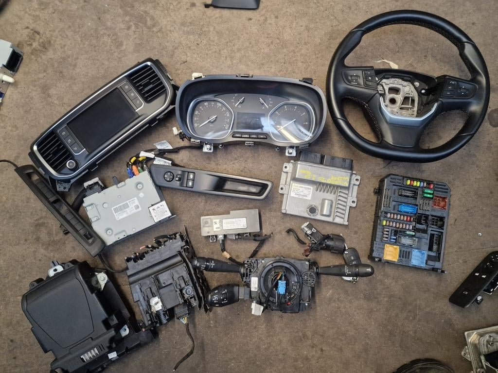 Pièces opel vivaro Peugeot expert, Ophalen, Gebruikt, Opel