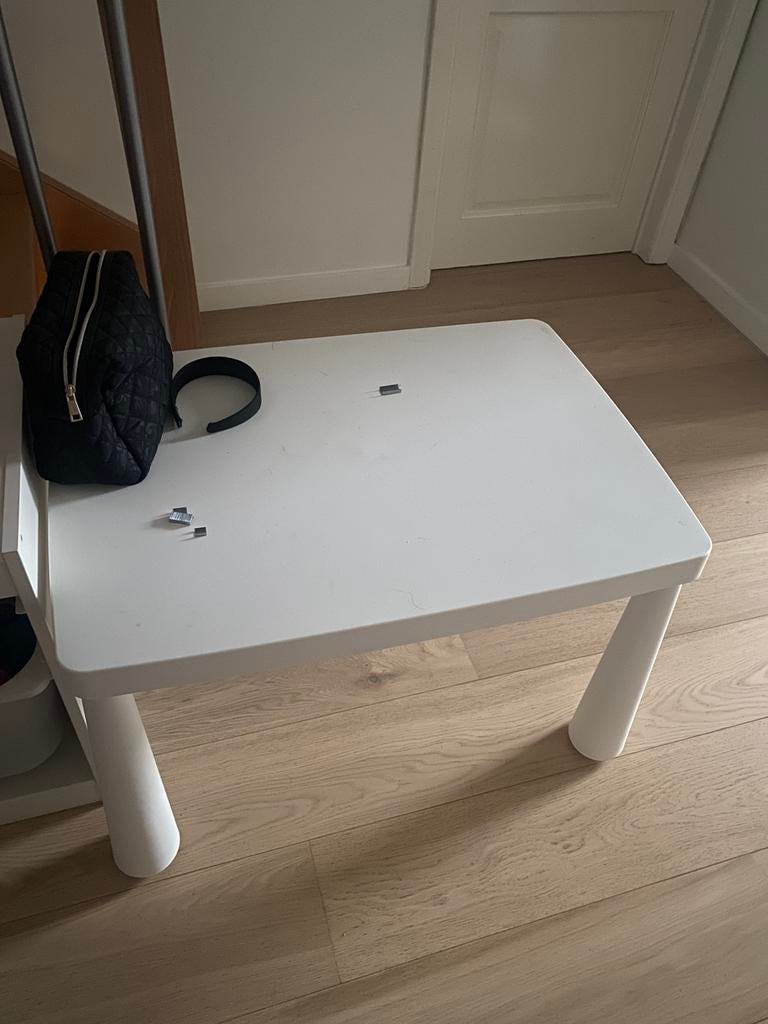 Table enfantblanc, 77x55 cm et chaise rose, Enlèvement, Comme neuf