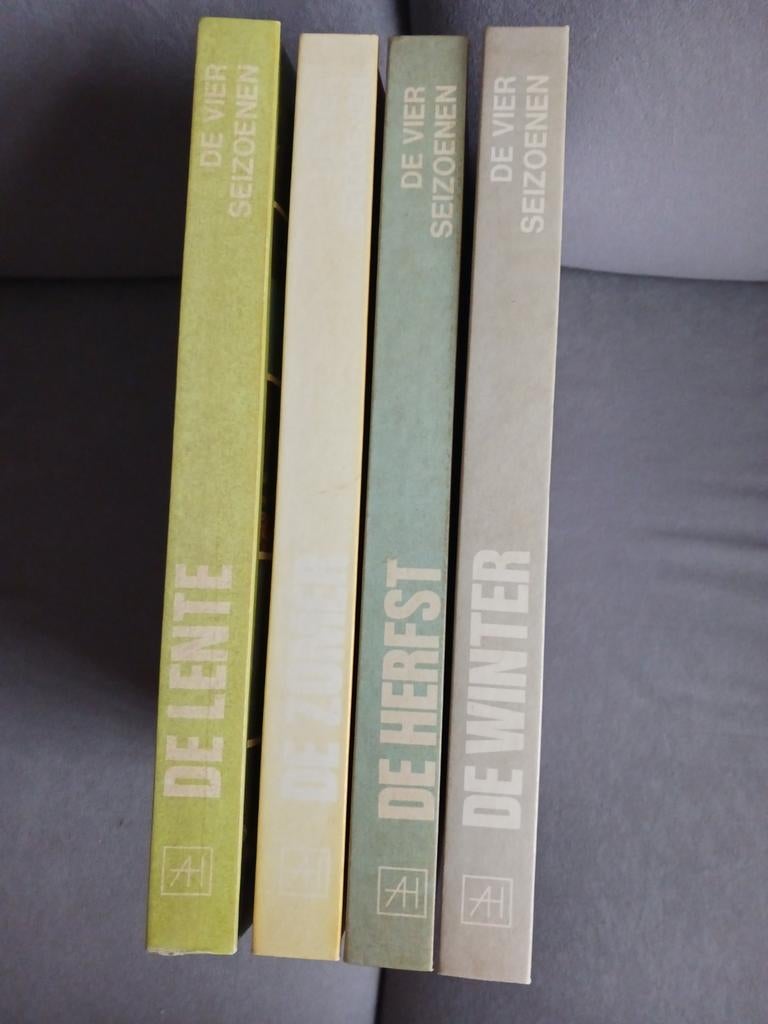 Artis Historia uitgave: de 4 seizoenen, Boeken, Stock en Verzamelingen, Gelezen, Verschillende onderwerpen, Ophalen of Verzenden