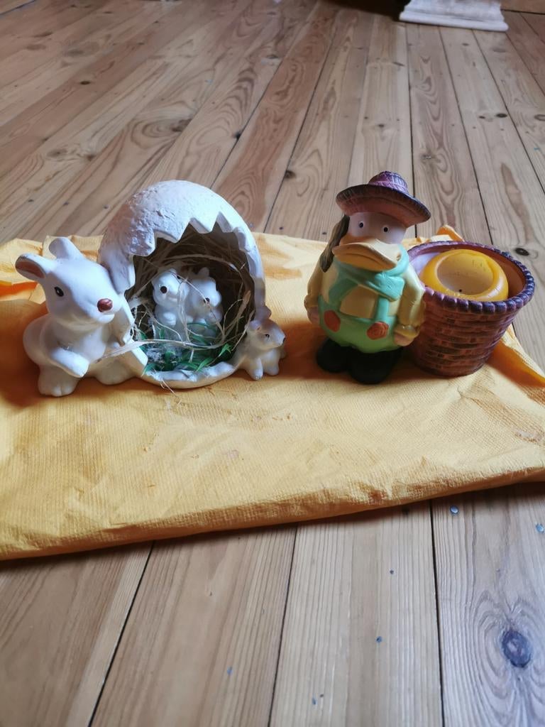 2 belles figurines de Pâques en pierre, Enlèvement ou Envoi, Comme neuf