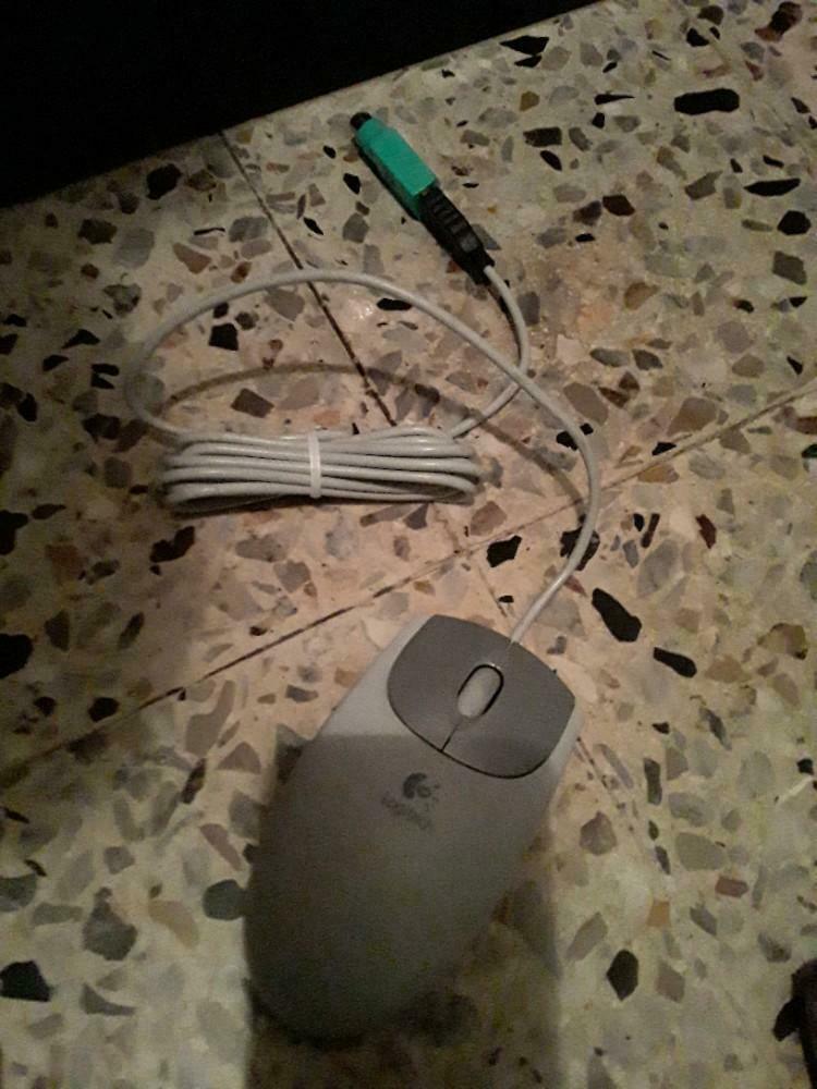 Souris Logitech, Enlèvement ou Envoi, Comme neuf