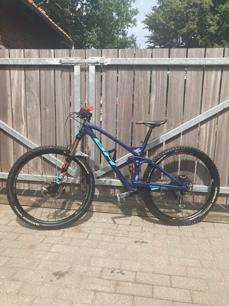 Vélo de montagne/ VTT /descente BH, Enlèvement, Comme neuf