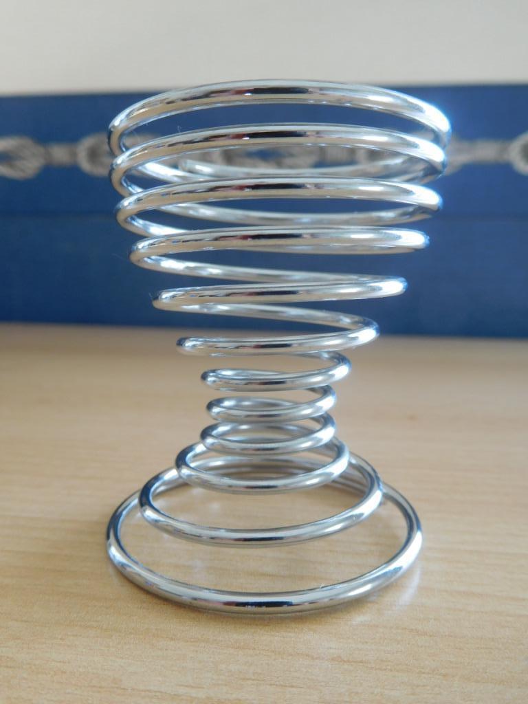 Coquetier ressort vintage, Neuf, Enlèvement ou Envoi, Autres types, Autres matériaux