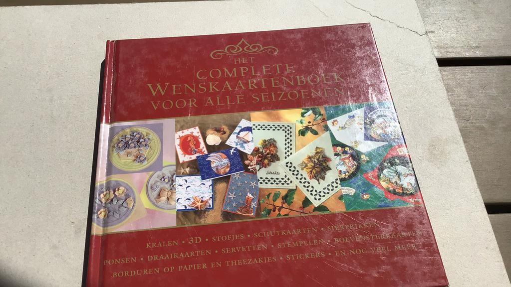 Het complete wenskaartenboek voor alle seizoenen (b4), Enlèvement ou Envoi, Comme neuf, Scrapbooking et Bricolage