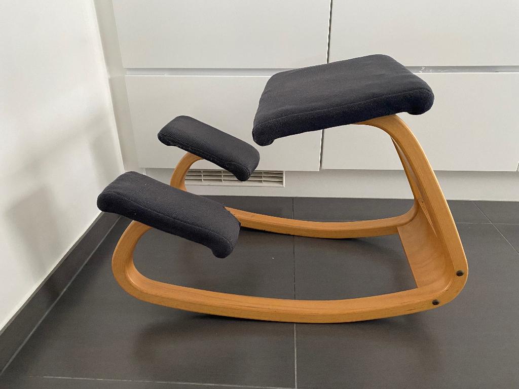Stokke kniestoel / burostoel, Huis en Inrichting, Ophalen, Gebruikt, Grijs, Bureaustoel