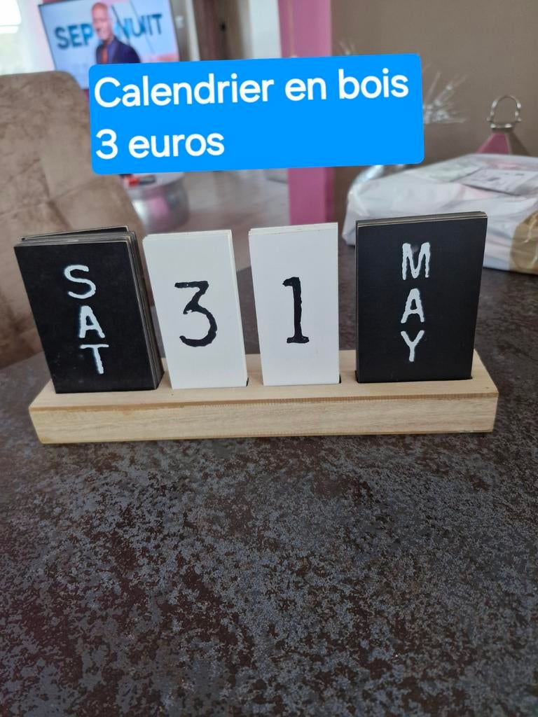 Houten kalender met platen om te verwisselen, Ophalen of Verzenden, Zo goed als nieuw