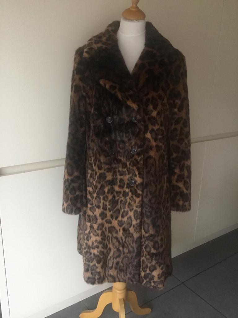 Marccain,Marc Cain nieuwe jas maat 4(40)(449€ nieuwprijs), Neuf, Taille 38/40 (M), Enlèvement ou Envoi, Brun