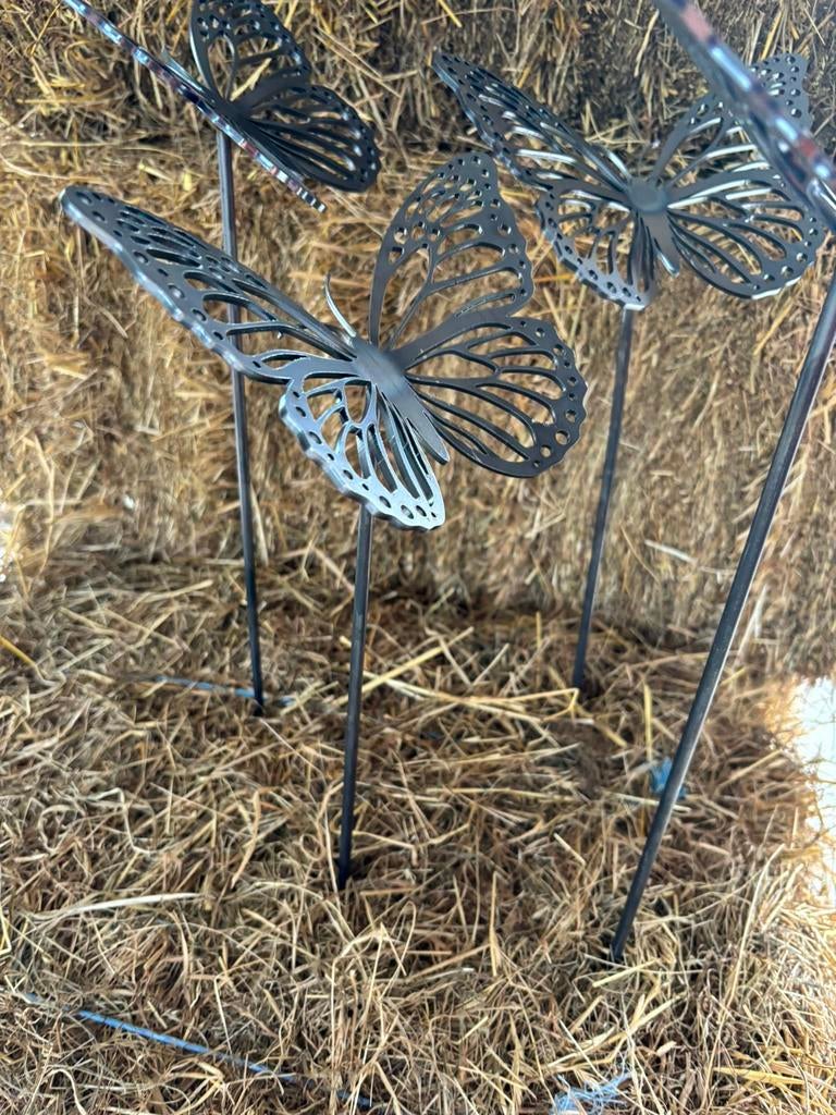 Cortenstalen vlinder op staaf. Klein en groot, Ophalen, Nieuw