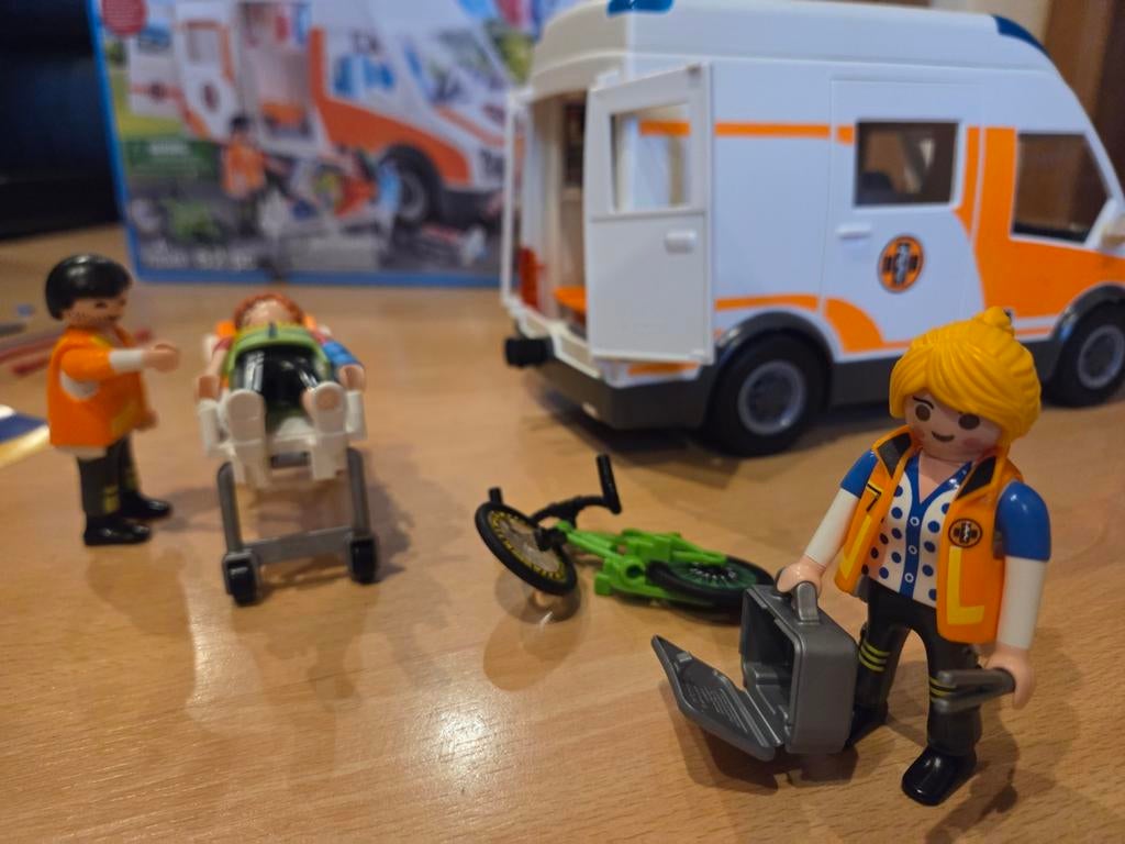 Playmobil 70049 – Ambulance met verplegers – set, Kinderen en Baby's, Speelgoed | Playmobil, Ophalen of Verzenden, Complete set