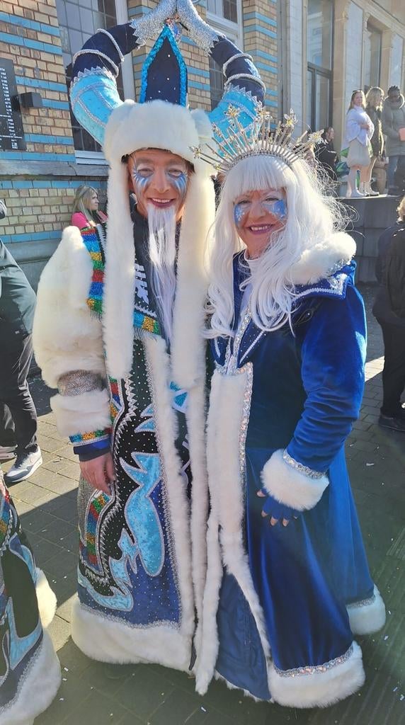 Votre propre création : costume de reine des glaces fait mai, Enlèvement, Comme neuf, Accessoires de théâtre