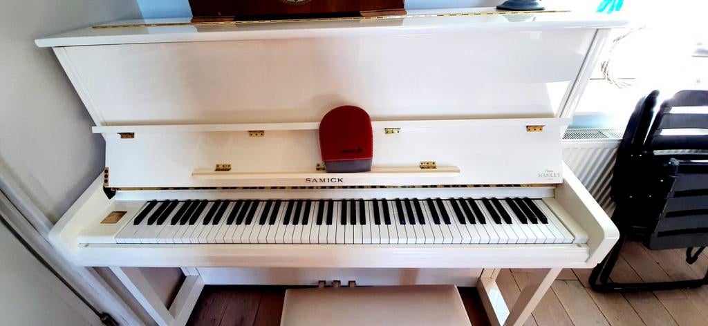 Piano Samick blanc poli JS-121Faire offre à partir de 1750€, Musique & Instruments, Comme neuf, Blanc, Piano