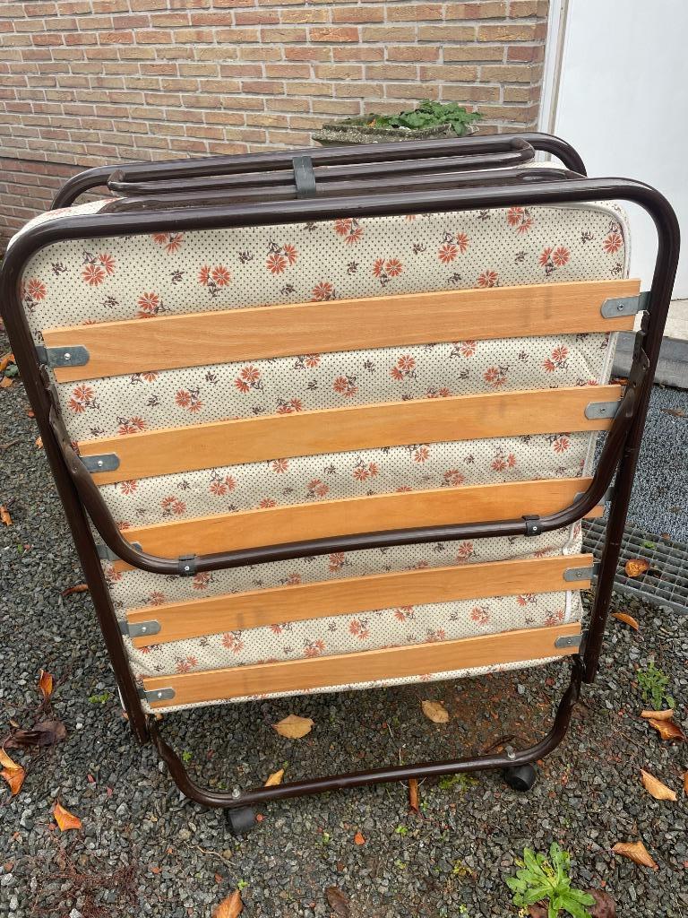 Reisbed logeerbed opklapbed plooibed, Ophalen