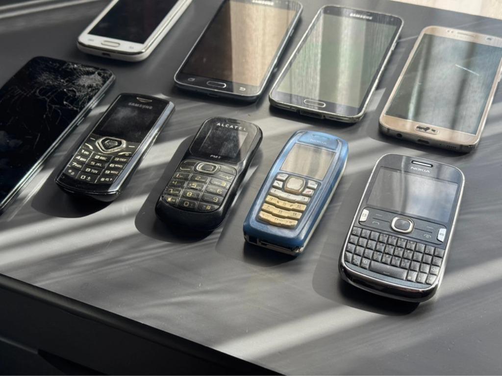 Lot de 9 telephones galaxy samsung et nokia et alcatel, Télécoms, Enlèvement ou Envoi, Utilisé, Sans abonnement