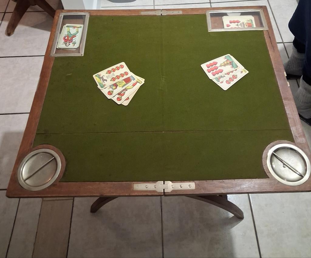 Table de jeu pliable belote milieu 20ème siècle, Hobby en Vrije tijd, Gezelschapsspellen | Kaartspellen, Ophalen