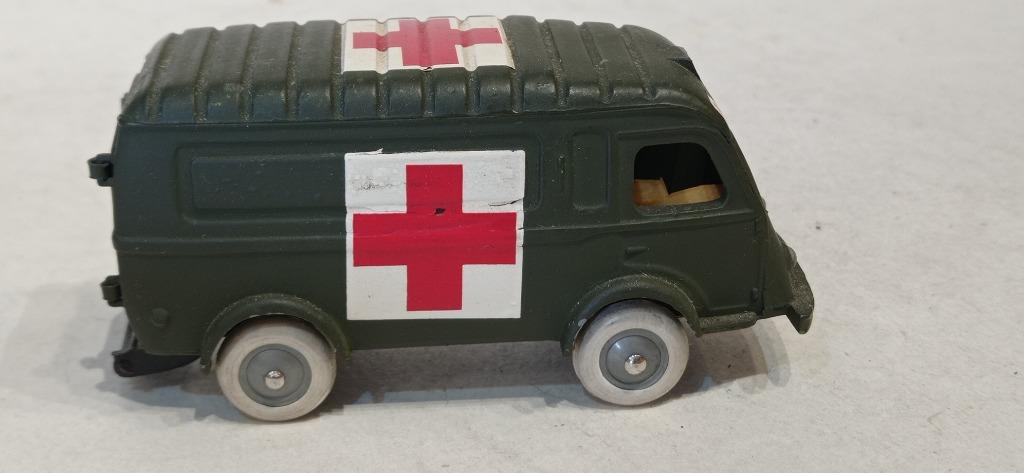 CIJ ( NO DINKY) RENAULT AMBULANCE MILITAIRE, Enlèvement ou Envoi, Utilisé, Bus ou Camion