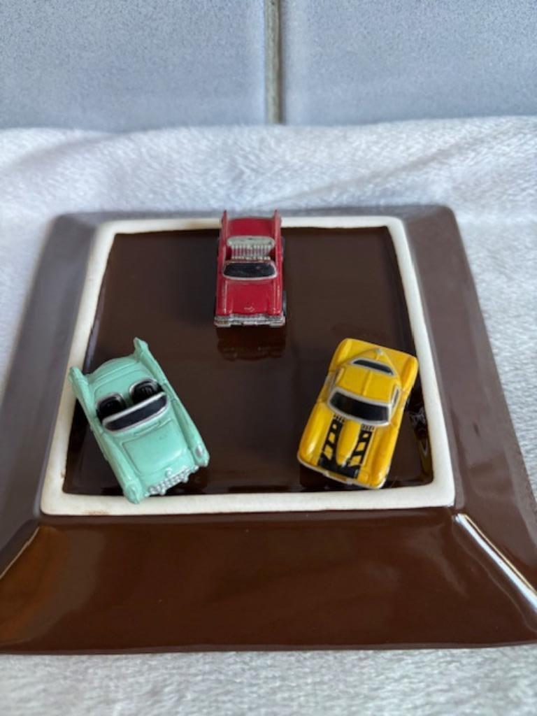 Miniatures pour vitrine ou étagère 3 petites voitures, Enlèvement, Comme neuf, Voiture, Autres marques