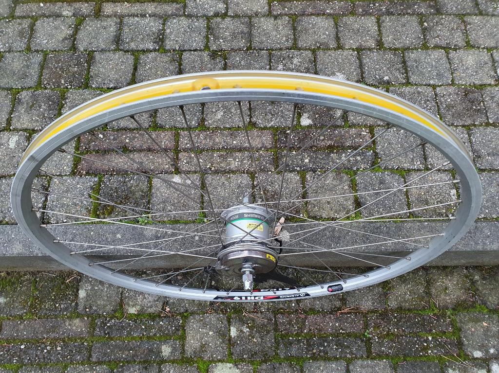 Voorwiel 28 inch rollerbrake en naafdynamo, Fietsen en Brommers, Fietsonderdelen, Ophalen of Verzenden