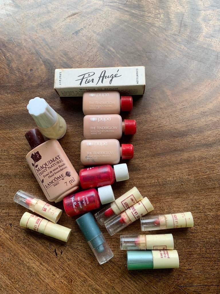 Staaltjes cosmetica, Ophalen