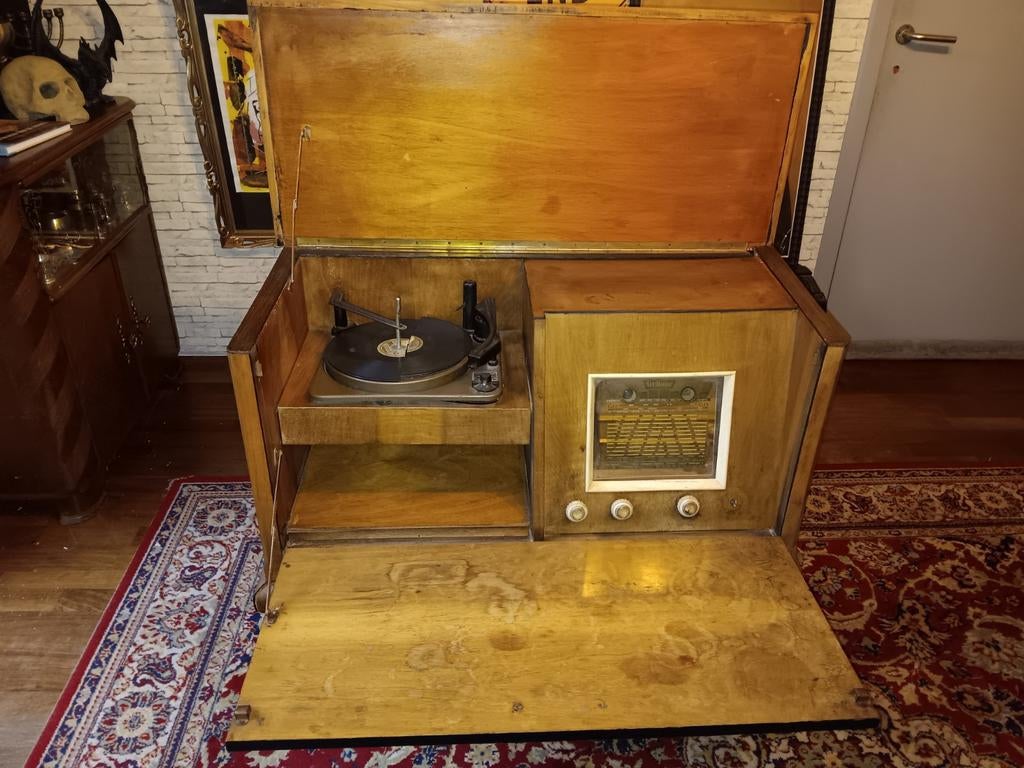 Radio/platenspeler meubel., Antiek en Kunst, Antiek | Tv's en Audio, Ophalen