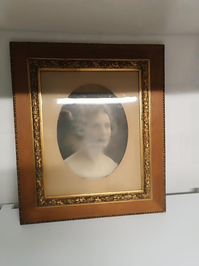 Vintage houten kader met goude rand 60 CM breed en 72 hoog., Ophalen