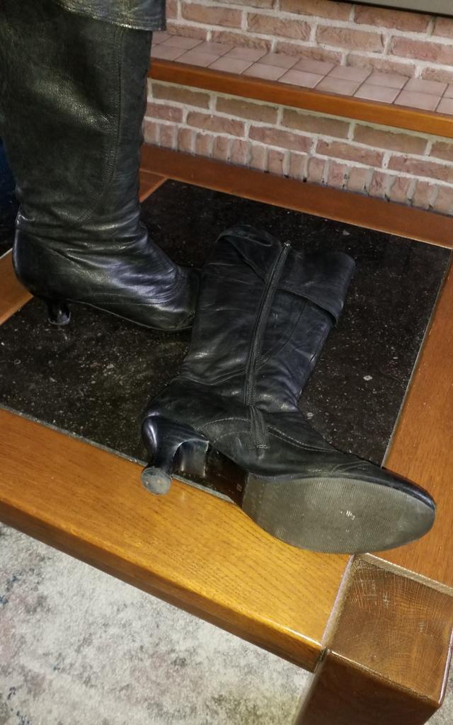 Zwarte leder laarzen maat 40, Kleding | Dames, Schoenen, Ophalen, Hoge laarzen, Zwart, Zo goed als nieuw