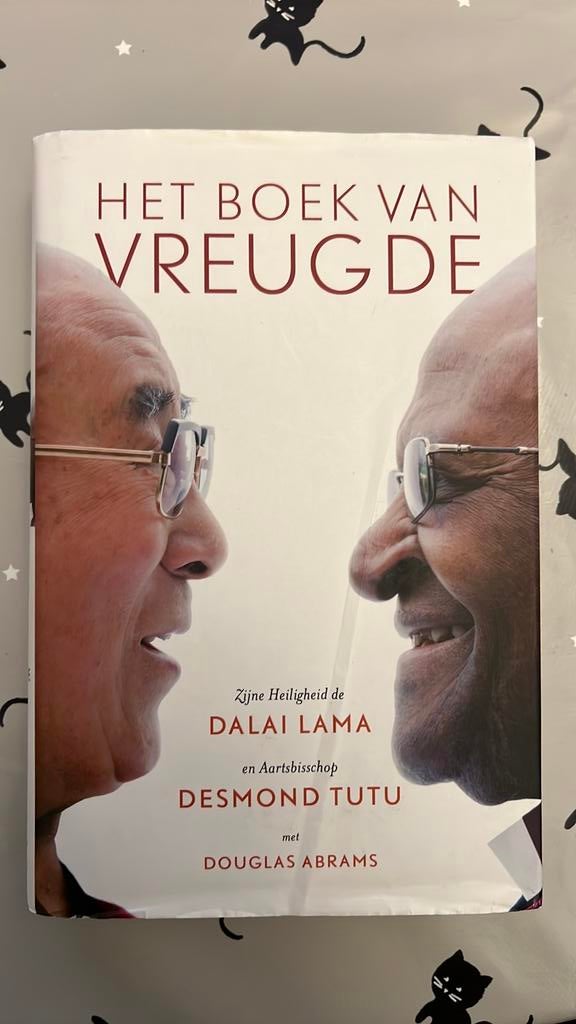 Het boek van vreugde - Dalai Lama en Desmond Tutu, Ophalen of Verzenden, Zo goed als nieuw