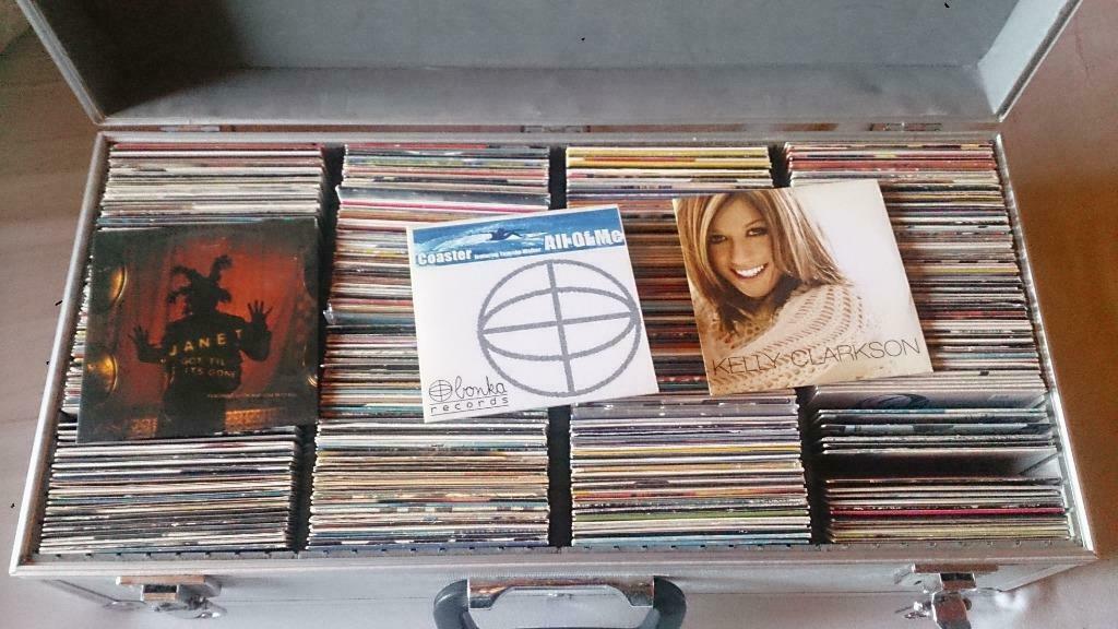 Cd singles dance en pop vervolg, Enlèvement