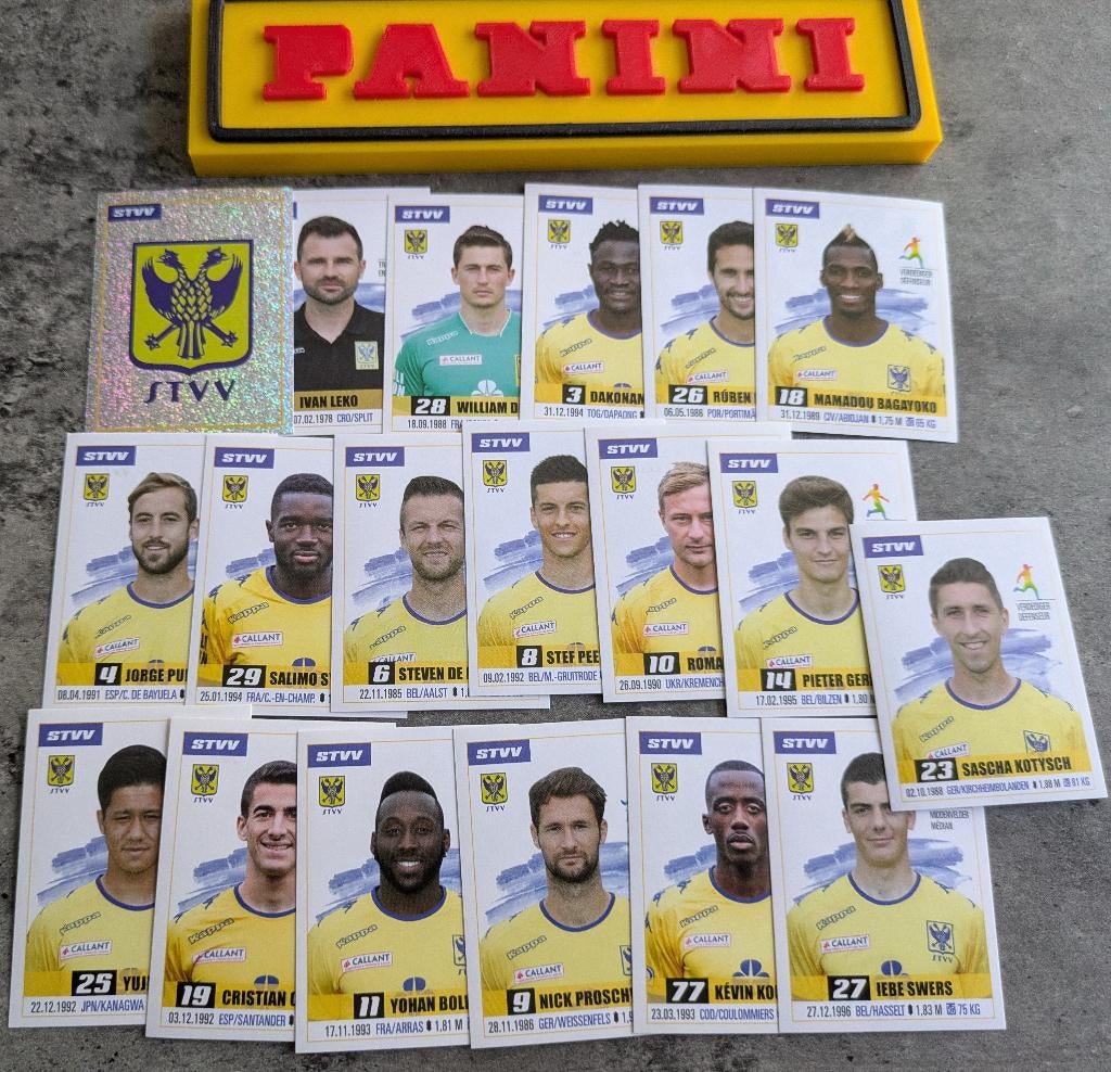 PANINI FOOTBALL 2017 19 AUTOCOLLANTS ST TROND STVV FOOTBALL, Enlèvement ou Envoi, Neuf