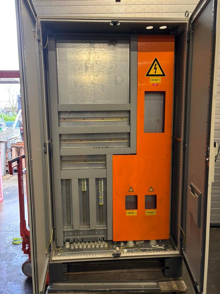 Industriële elektriciteitskast verdeelkast stoppenkast ritta, Ophalen, Zo goed als nieuw