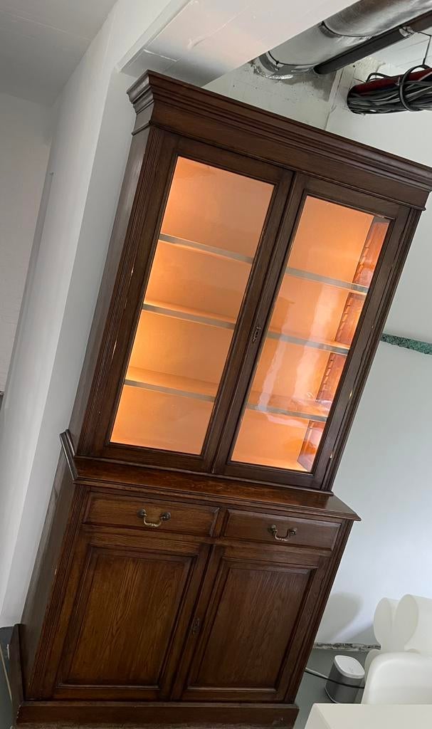 Vitrinekast Engelse stijl, met verlichting, Huis en Inrichting, Ophalen, Gebruikt, 100 tot 150 cm, 200 cm of meer