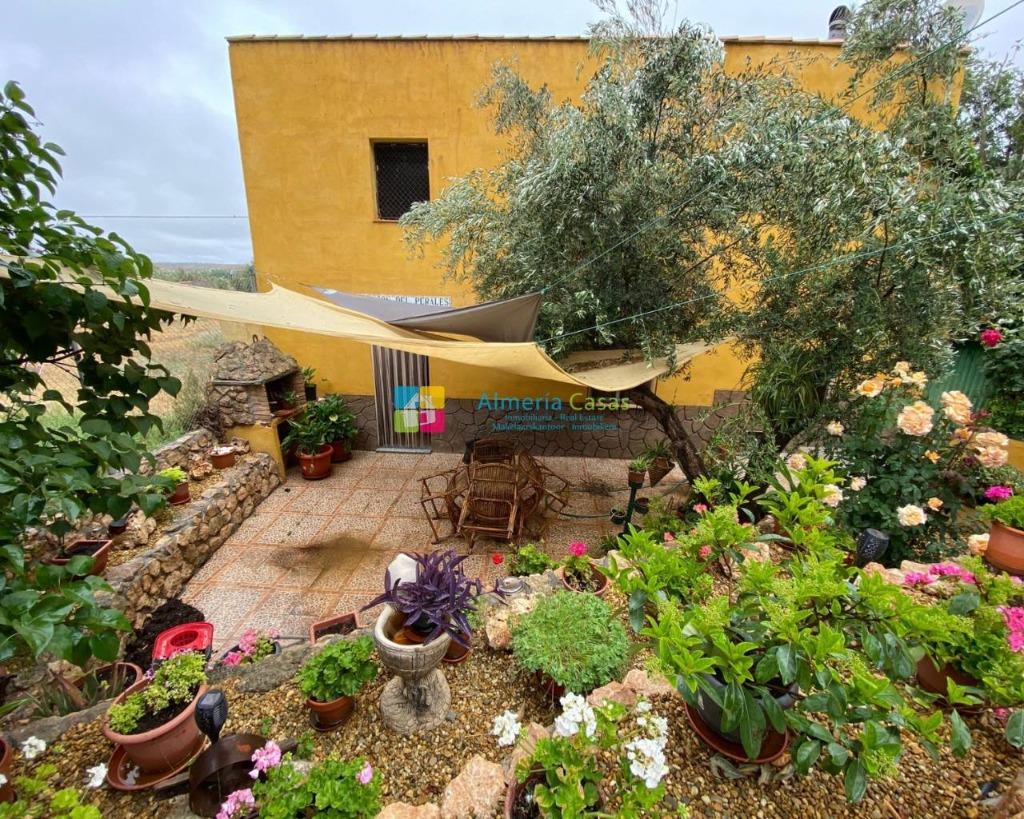 Spanje, Andalusië. Landhuis  1 slaapkamer en 1 badkamer, Immo, 157 m², Spanje, Cúllar, Woonhuis