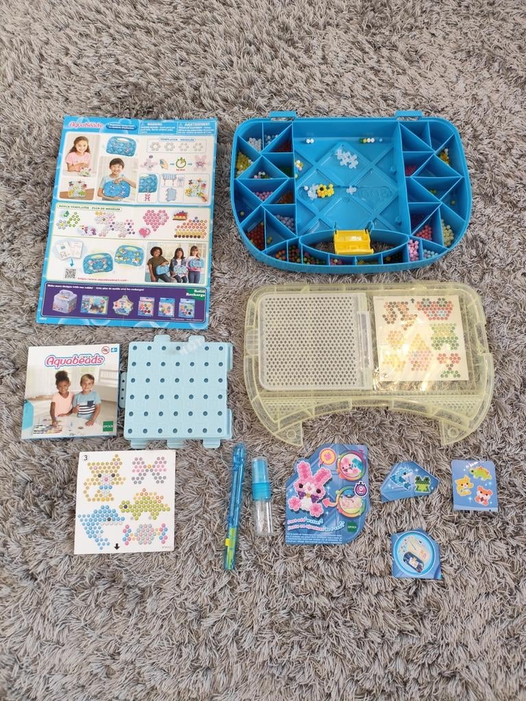 Aquabeads meeneemkoffertje startersdoos., Kinderen en Baby's, Ophalen of Verzenden, Zo goed als nieuw