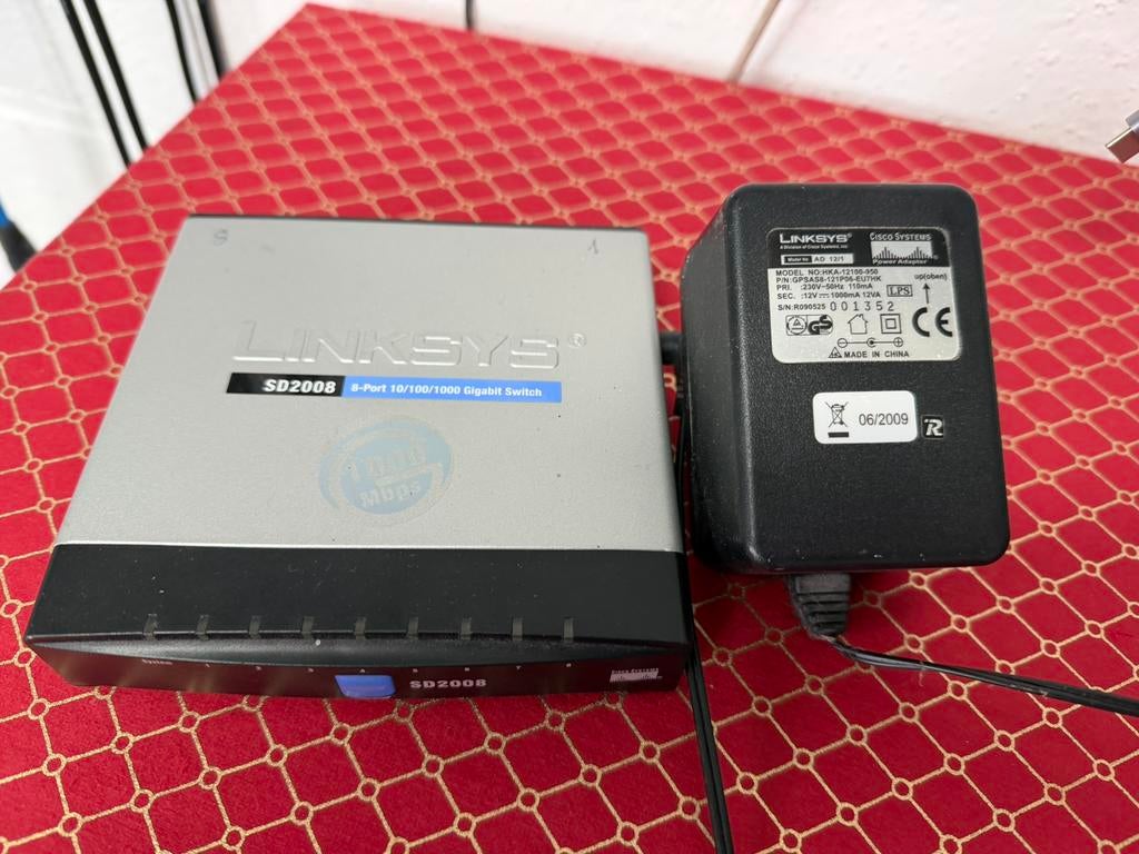 Linksys  8-port ethernet switch 10/100/1000 Gb, Ophalen, Zo goed als nieuw