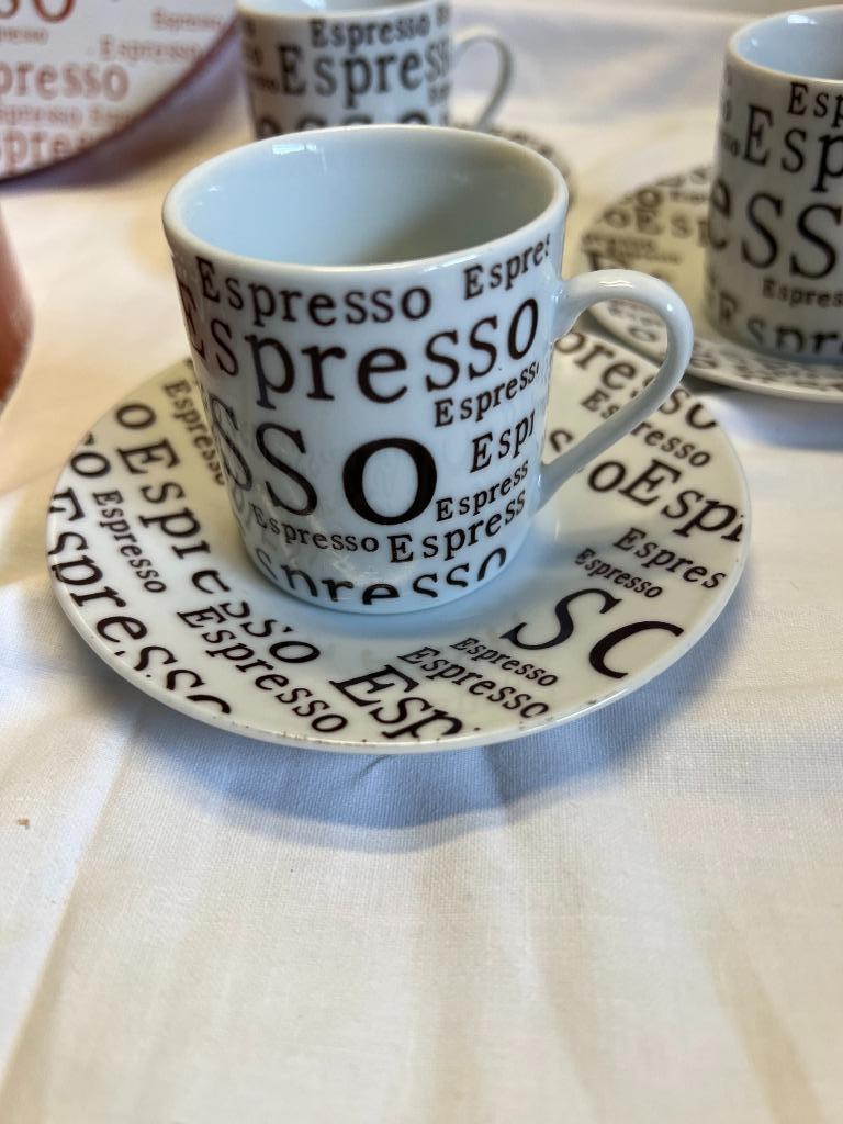 Service  expresso  12 pièces  boîte cadeau - édition limitée, Neuf, XAVAX, Enlèvement ou Envoi, Tasse et/ou soucoupe
