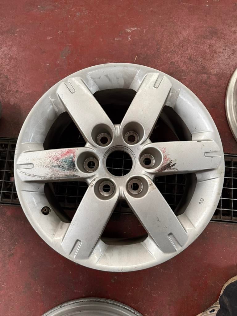 Mitsubishi Pajero Montero L200 17 inch, Auto diversen, Overige Auto diversen, Ophalen