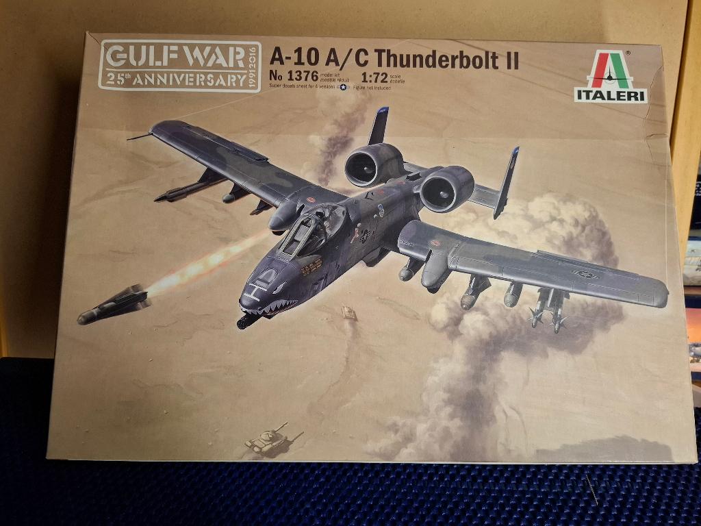 Maquette avion ITALERI A-10A/C Thunderbolt II N1376 1/72, Hobby & Loisirs créatifs, Modélisme | Avions & Hélicoptères, Enlèvement ou Envoi