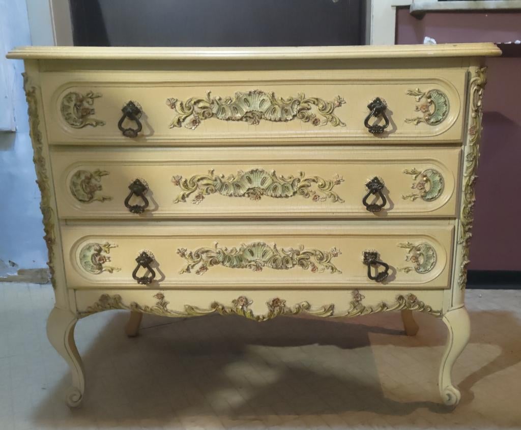 Commode ancienne, Antiquités & Art, Antiquités | Meubles | Armoires, Enlèvement