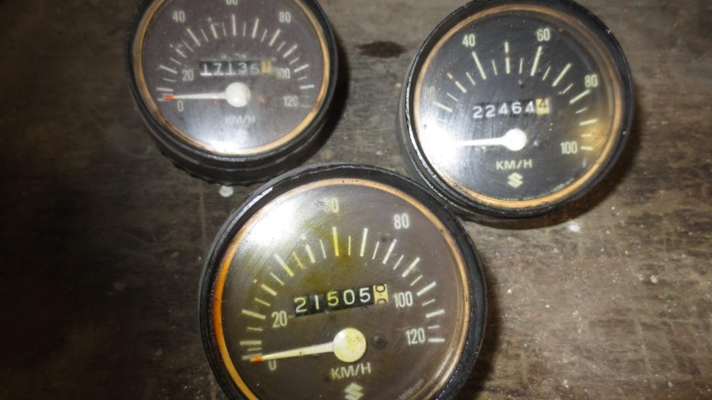 lot  km tellers van suzuki ts en yamaha, Motoren, Onderdelen | Suzuki, Ophalen of Verzenden, Gebruikt